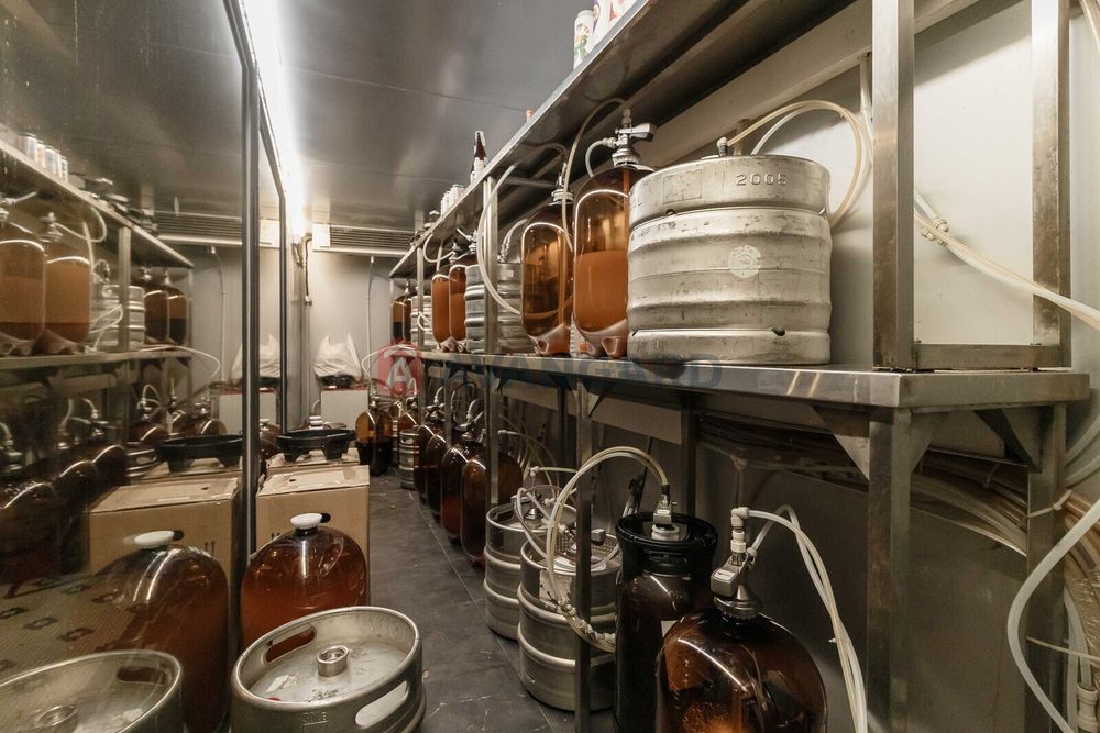 Готовий бізнес Ресторан-ПАБ центр Києва, на Бесарабці БЕЗ %