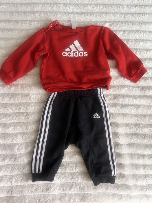 Спортивний одяг adidas