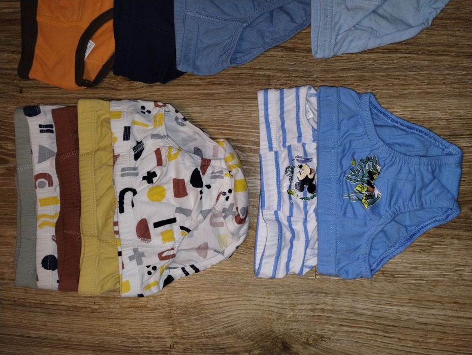 Majtki chłopięce Nowe H&M Rozmiar 110/116 Majtki treningowe + gratis