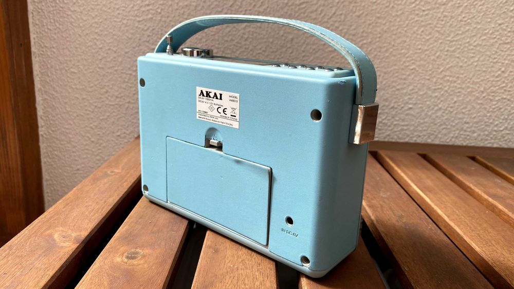 Rádio Despertador Akai R150BT Vintage Azul (Usado)