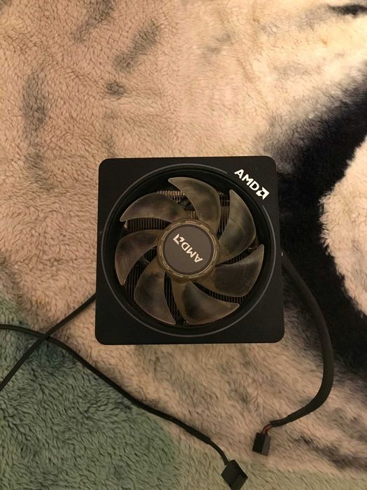 Кулер AMD Wraith Spire RGB