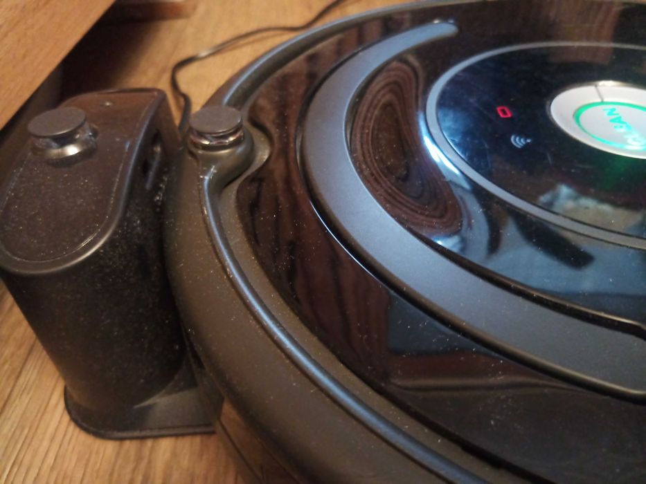 Робот пилесос ROOMBA 671