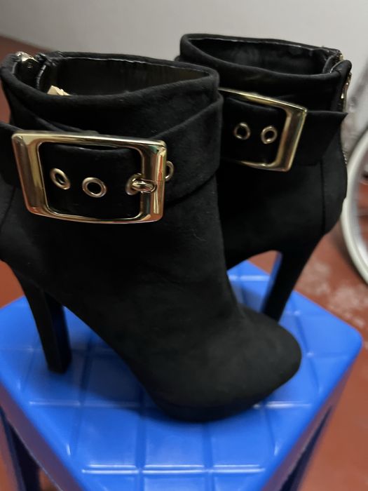 Botas Aldo em camurça