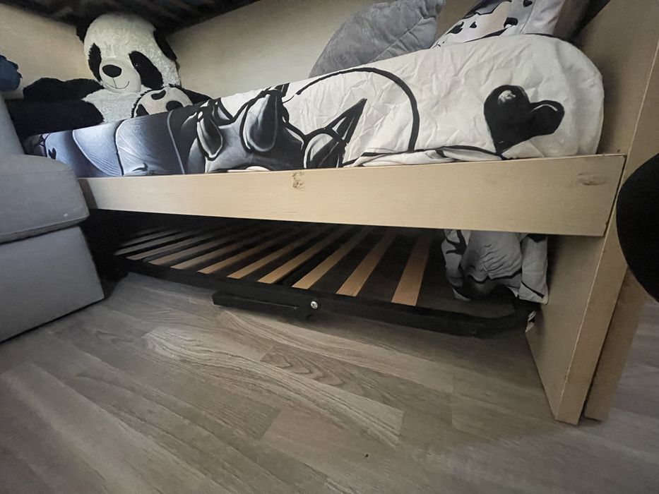 Cama Beliche em Madeira + Gavetão Extra – 250€