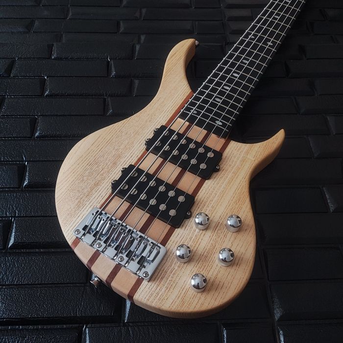 Шестиструнний бас Magna MH-6