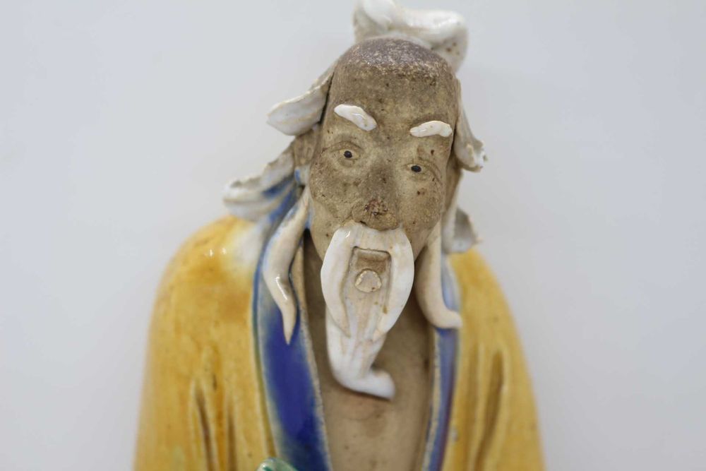 Divindade em Grés Chinês Dinastia Ming XIX 26 cm