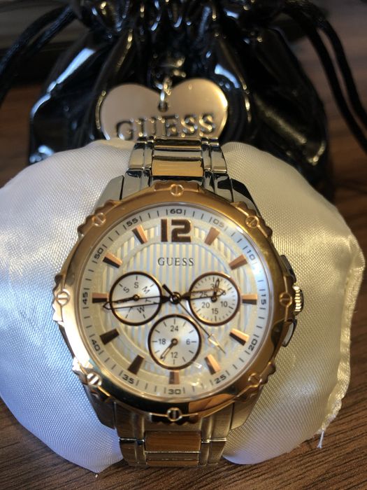 Часы Guess W0232L2
