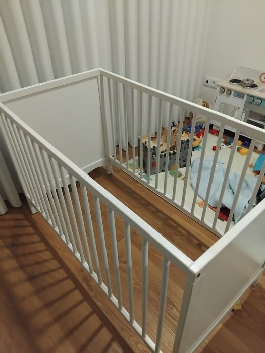 Cama de bebé madeira branca