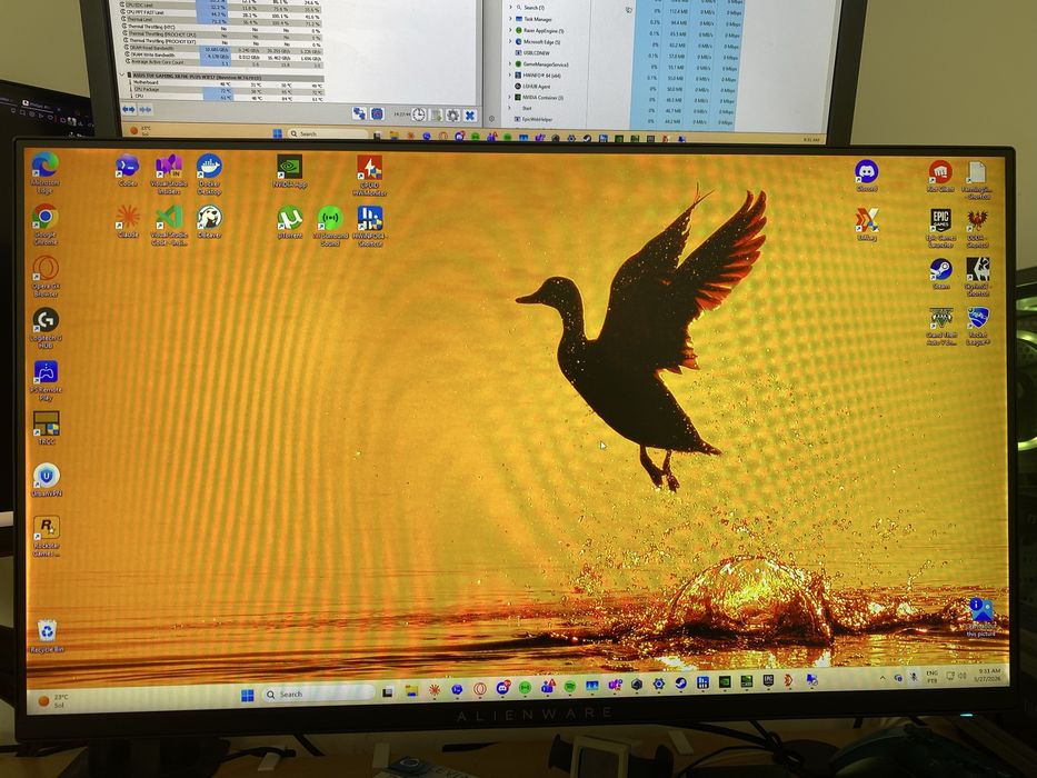 Monitor alienware 240hz 24’ IPS