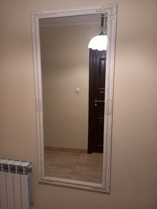 Lustro 72x162 z białą ramą rustykalne