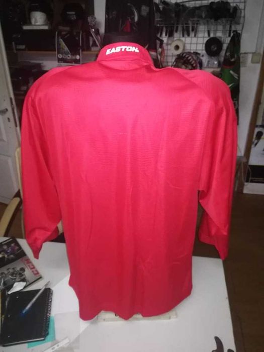 Koszulka treningowa do hokeja EASTON rozmiar junior czerwona nowa !