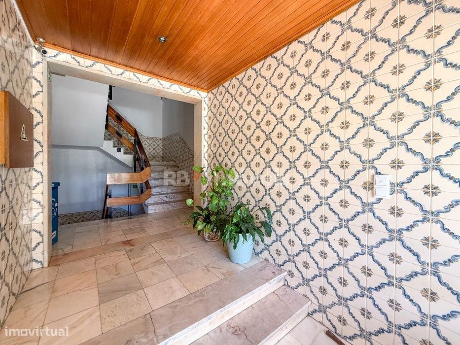 Apartamento T4 c/ Garagem e 2 Varandas - em Abrantes