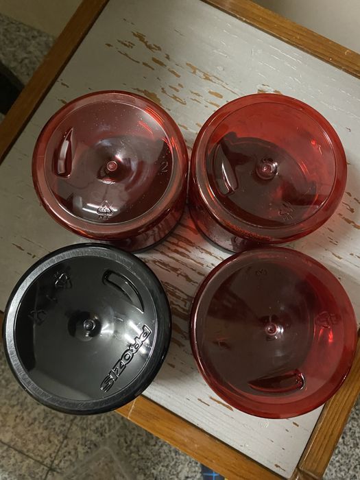 4 potes plástico duro