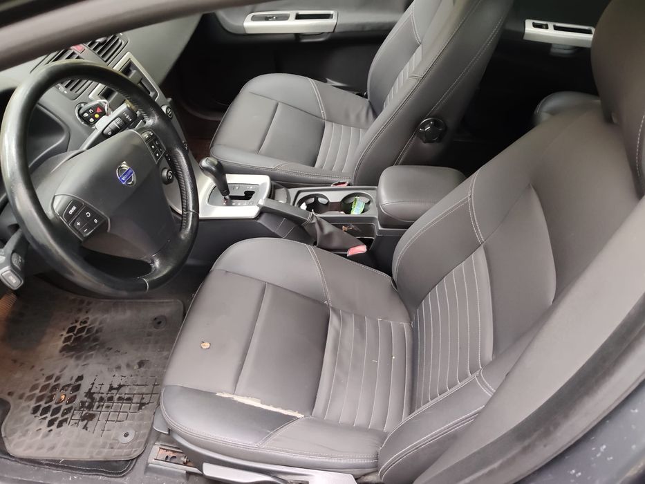 Volvo v50 2,4d5 180km automat