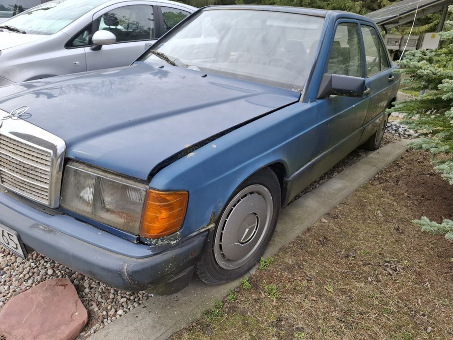 Sprzedam Mercedesa 190 2.0 benzyna 1989r
