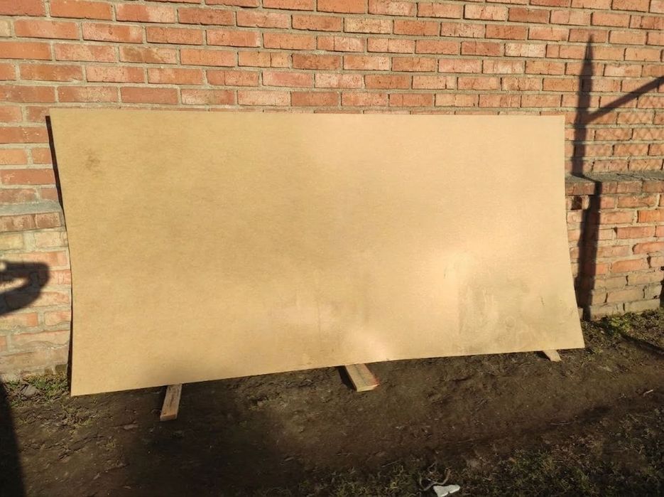Продам лист двп. 2,44 × 1,22. Товщина 2, 5 мм.