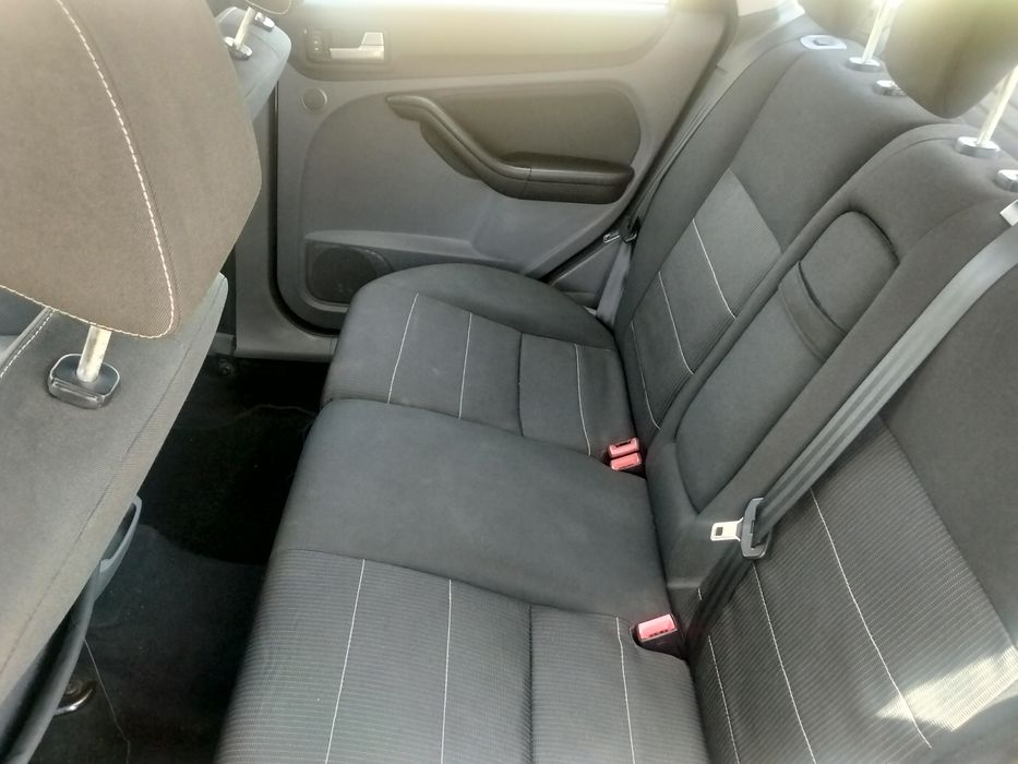 Ford focus Titanium 2010516570437921679366