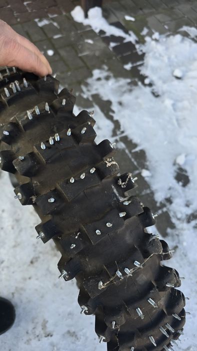 Opona z kolcami 140/80/18