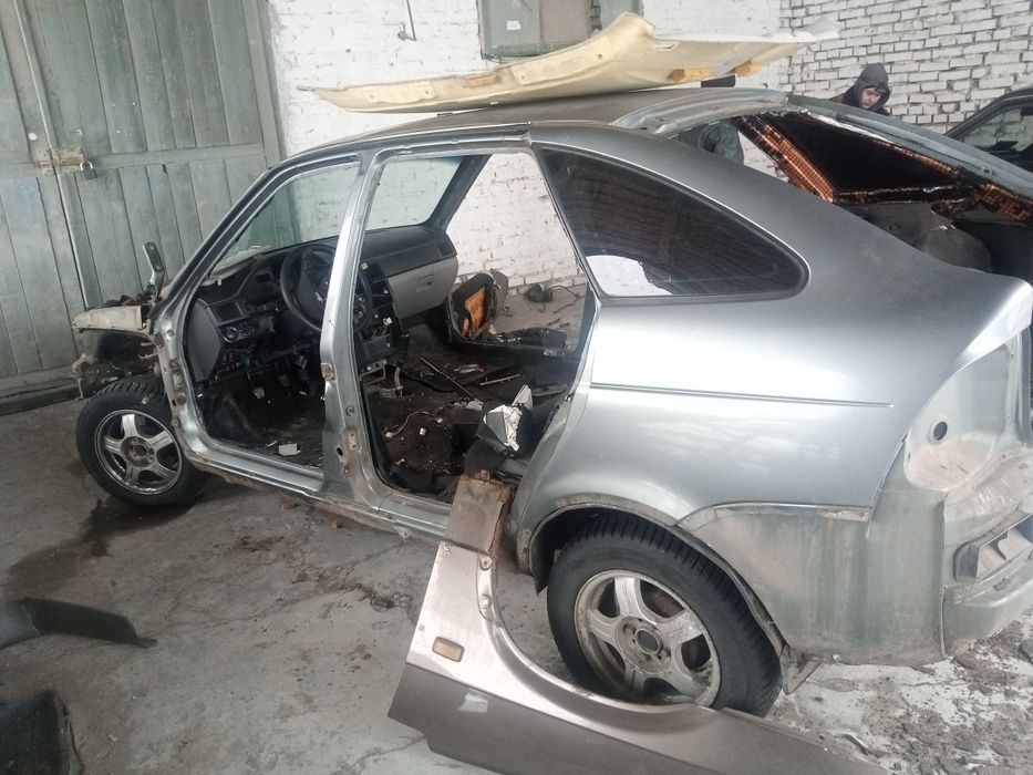 Продам частини кузова Ваз 2172 Пріора.