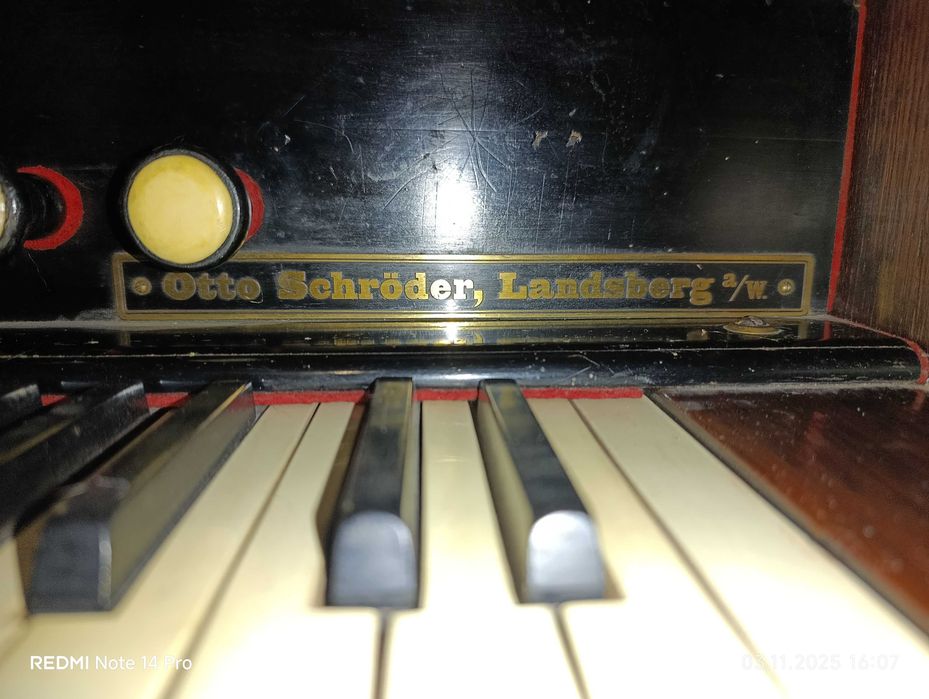 Lindholm harmonium (фісгармонія)