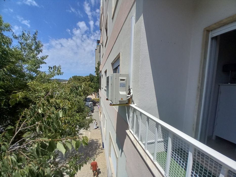 Montagem e manutenção de ar condicionado e