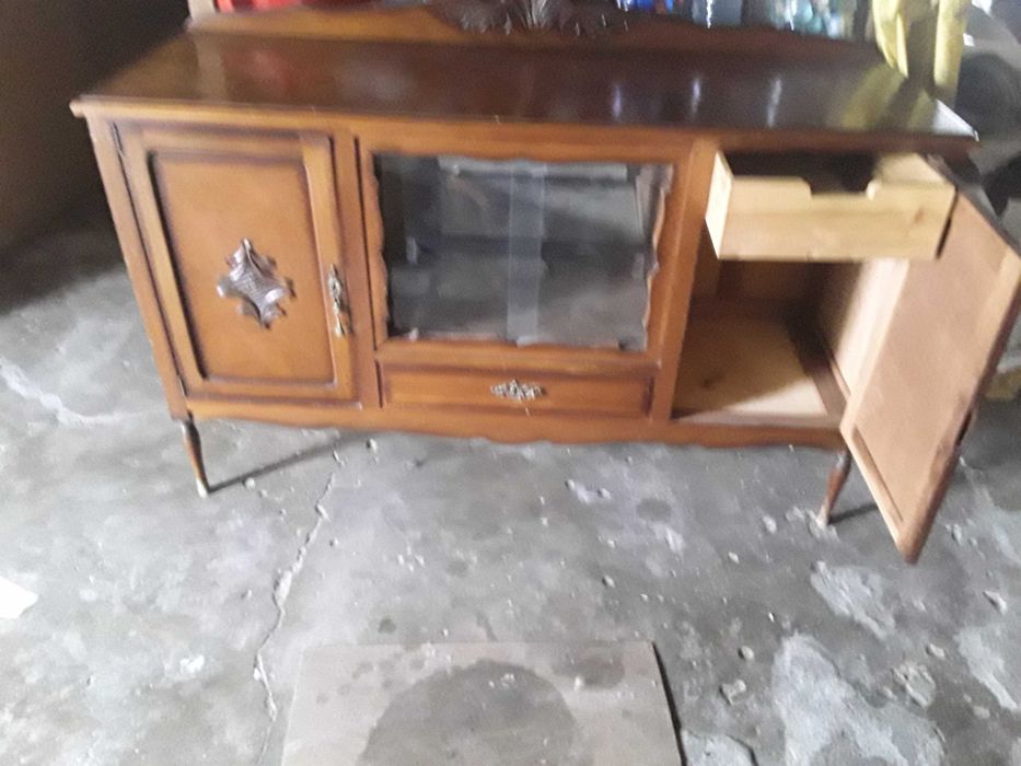 Cristaleira/aparador antigo