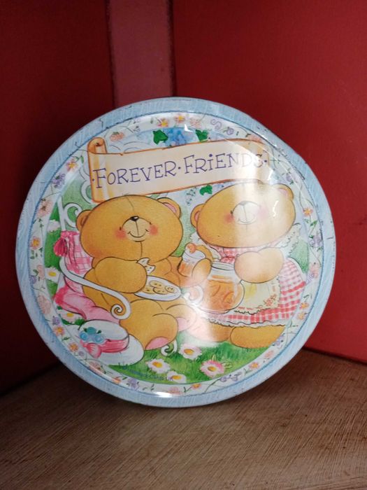 Quatro latas vintage