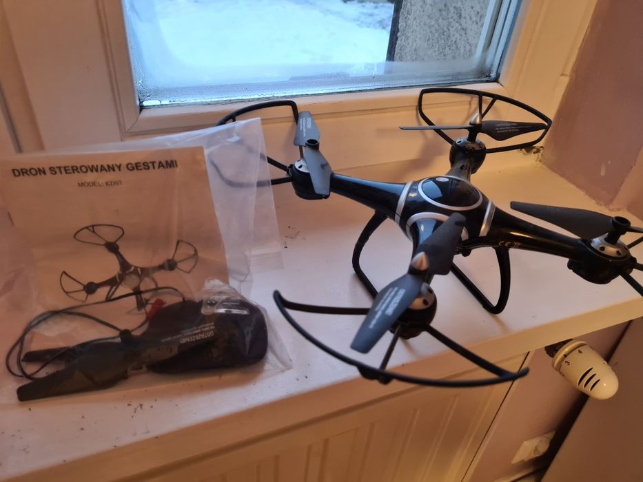 Dron sterowany za pomocą gestów