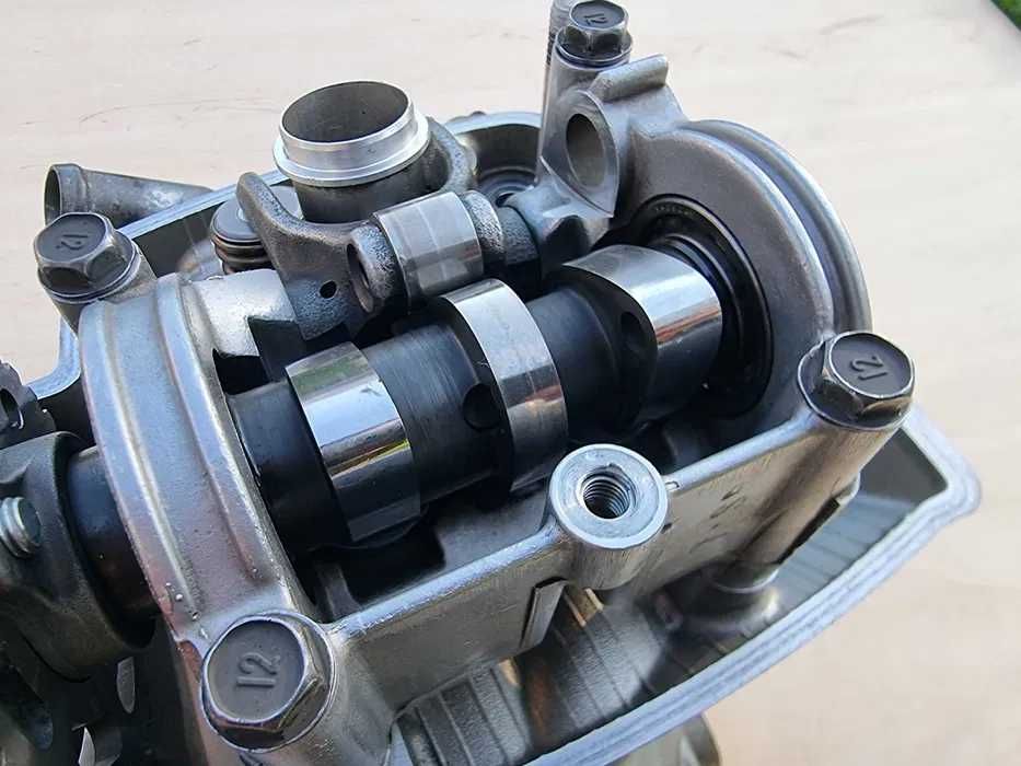 Kompletna głowica Honda CRF 450 r. 02-08 oem stan BDB