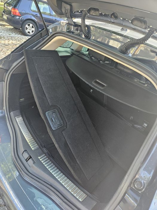 Renault Mégane 1.5 dCi Sports Tourer 115cv Full Extras (Teto de Abrir e Ecrã Grande)