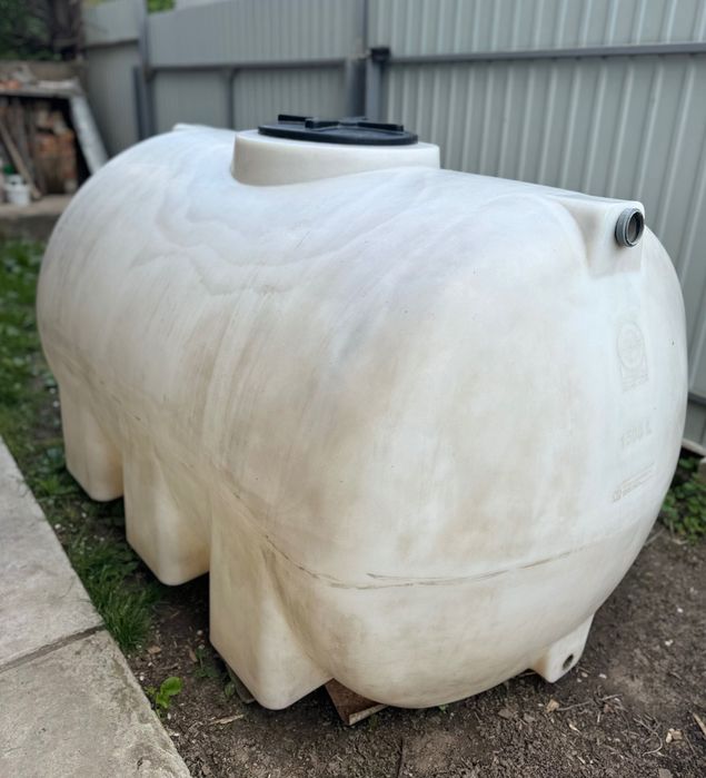 Ємність, бочка пластикова 1500 л для перевезення молока, води