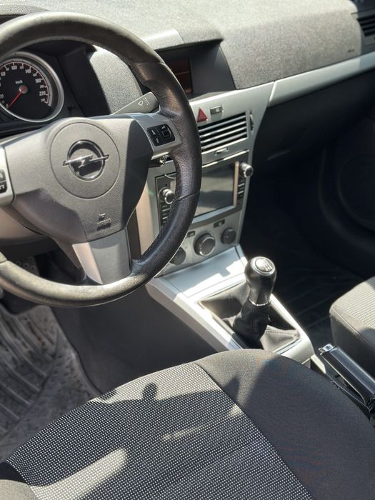 Opel Astra H GTC 1.9 CDTi - 150cvs