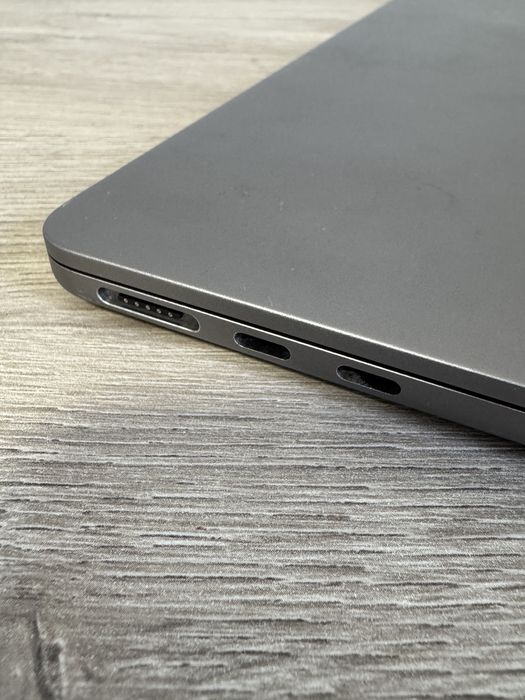 MacBookAir 13” space gray 2022 (m2) 8gb 512gb space grey