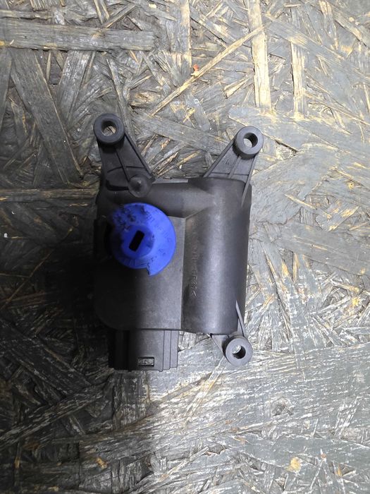 Silniczek Nagrzewnicy Vw Audi Seat Skoda 0.132.801.305