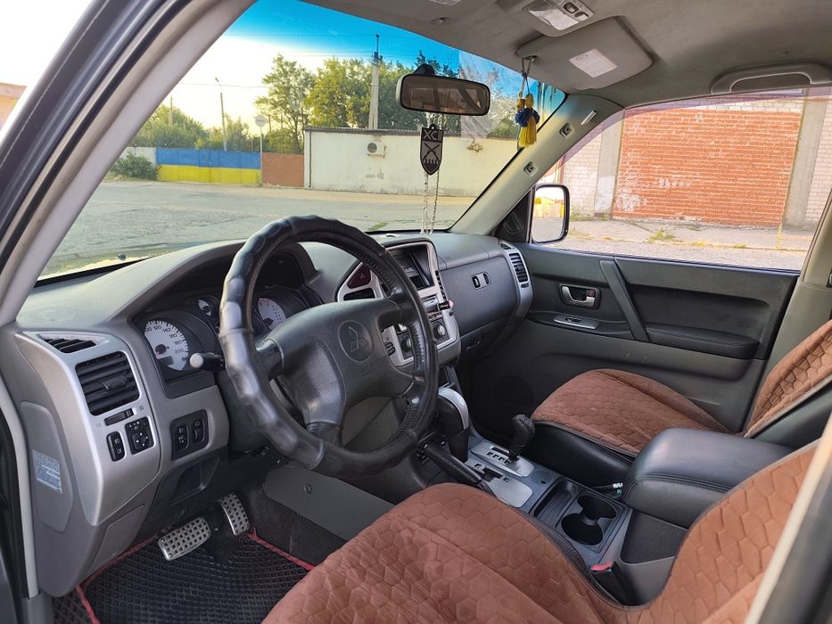 Продам mitsubishi pajero wagon 3. Год 2006 .на полном ходу