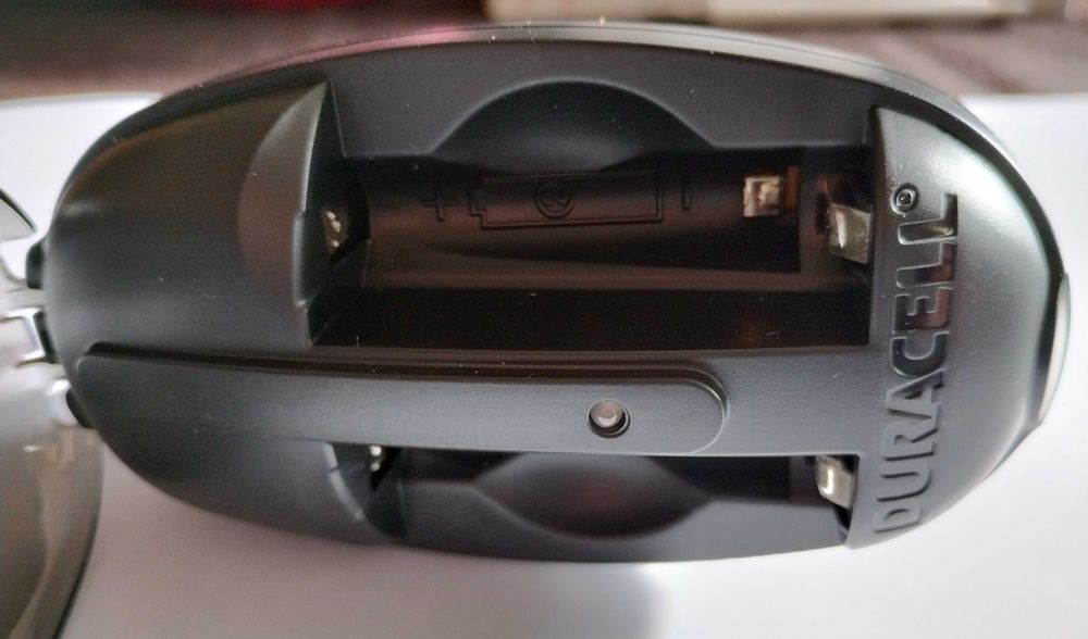 Ładowarka do akumulatorków Duracell CEF-20 + 2 Aku