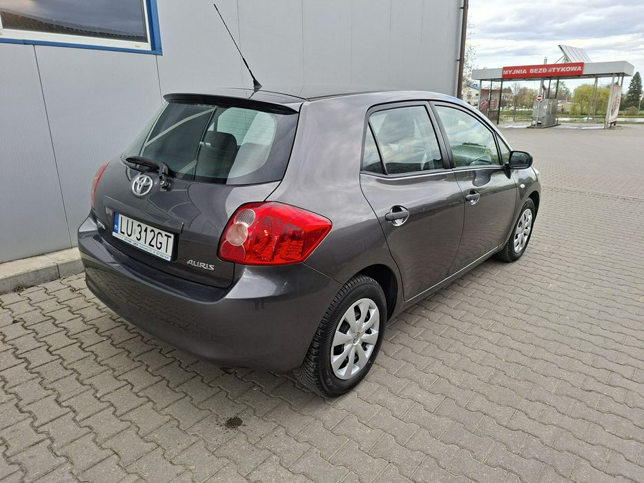 Toyota Auris 1.3 benzyna 5drzwi ważne opłaty