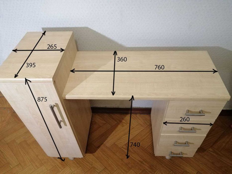 Туалетный косметический столик