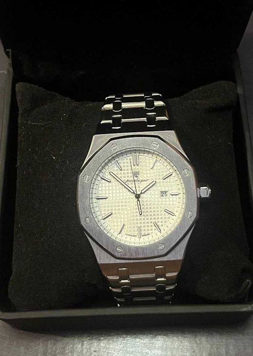 Piękny zegarek kwarcowy – stal nierdzewna,  styl wzorowany na AP