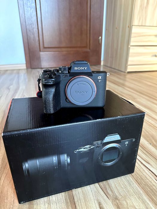 Aparat SONY A7IV BODY JAK NOWY (10K ZDJĘĆ), 4 akumulatory, dodatki