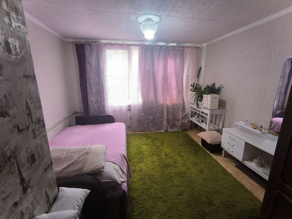 По суточно сдается квартира,Корабельный  район,отдельный вход.