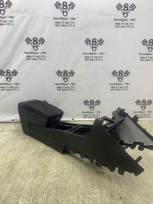 Центральна консоль з підлокітником в зборі VW Passat B7 / Пасат б7