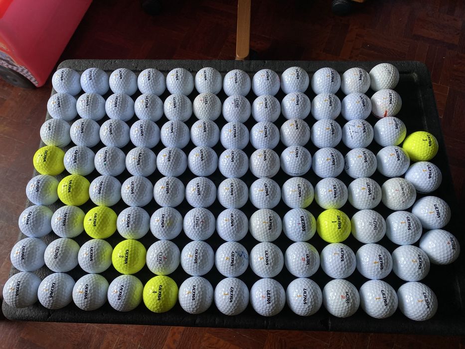 100 Bolas Wilson ULTRA em muito bom estado (+12 wilsons normais)