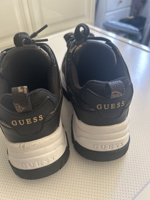 Sapatilha guess da moda