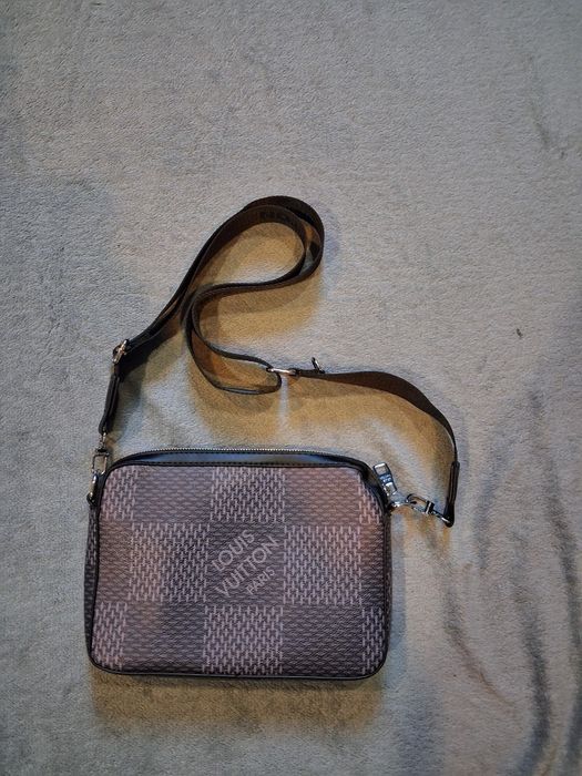 Nerka louis vuitton czarna w kratke