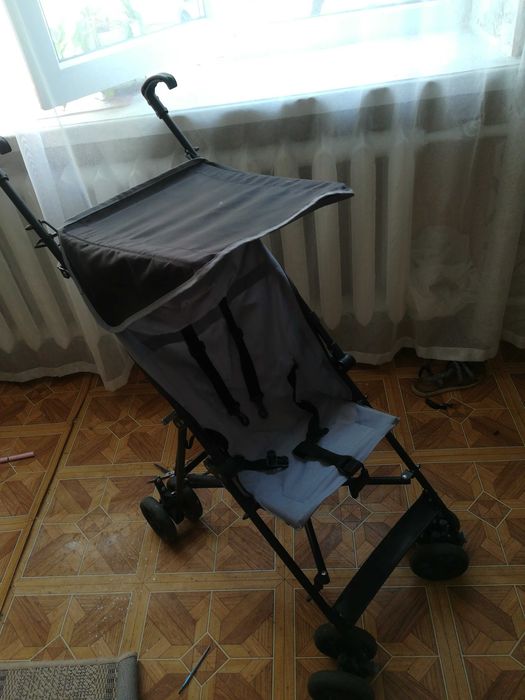 Каляска прогулянкова