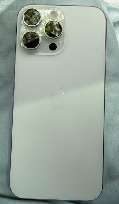 Iphone 16 pro max branco