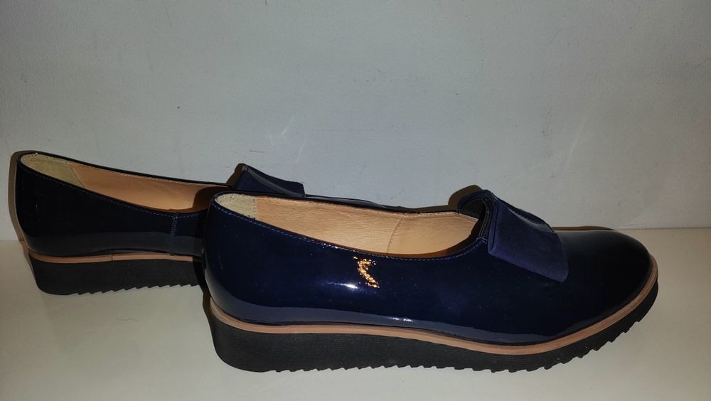 Lakierowane espadrle