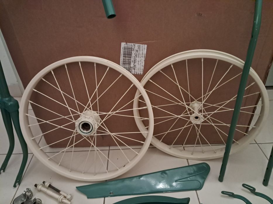 Bicicleta chopper antiga + peças já renovadas/lacadas