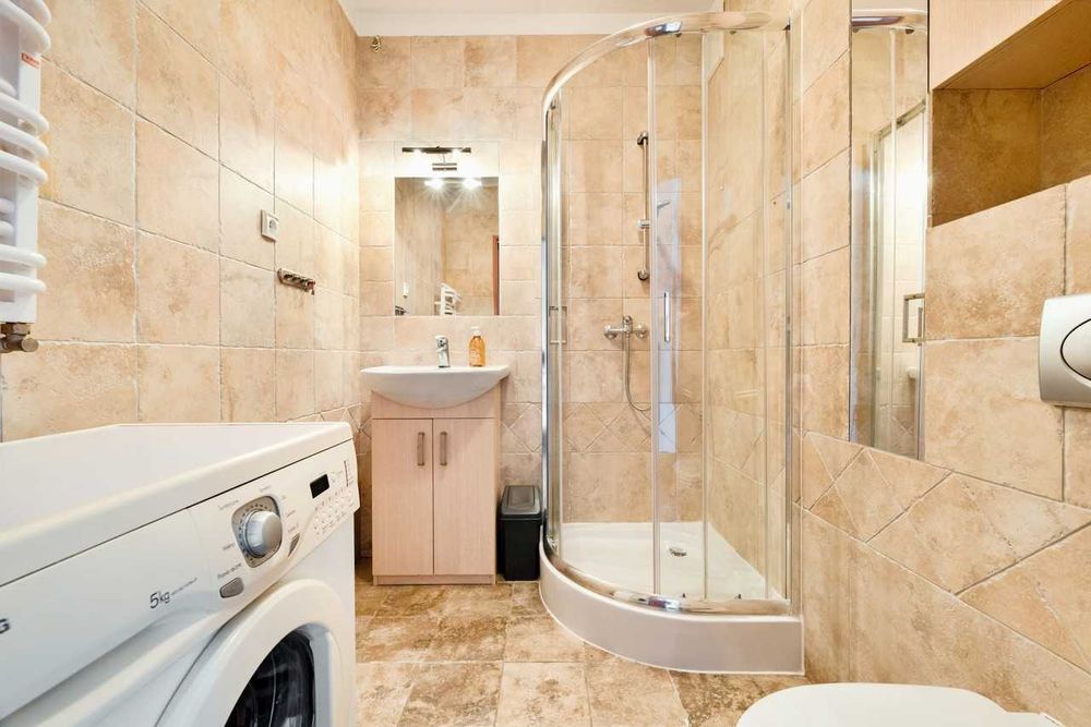 Ujeścisko ul. Rogalińska / Kawalerka / parking + piwnica